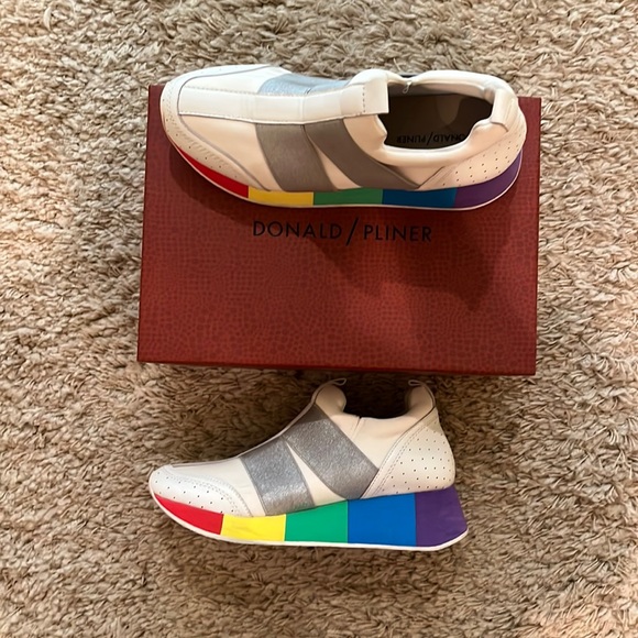 Donald Pliner Multi-color slip on shoe - Picture 1 of 7